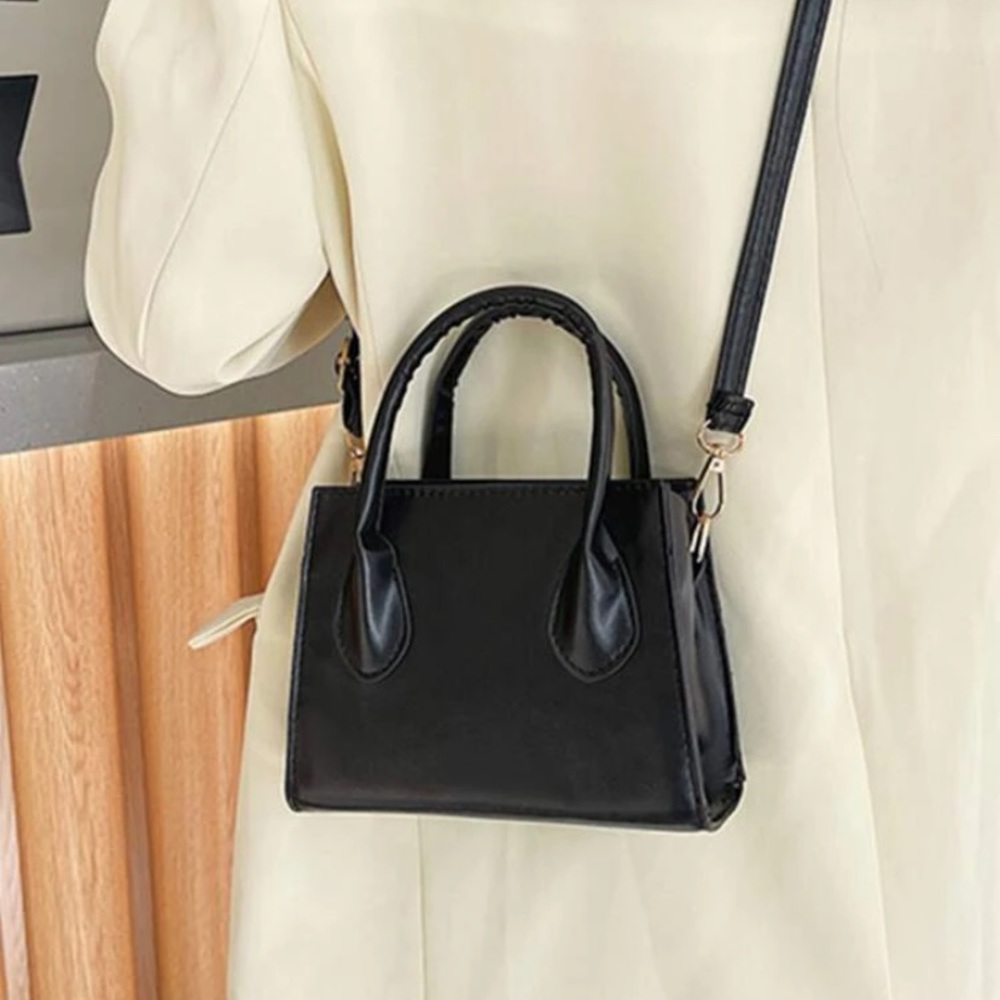 Black crossbody mini purse - Picture 2 of 5